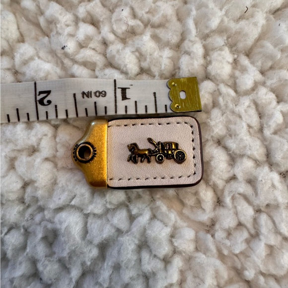 Coach 1941 Hang Tag White - Picture 1 of 3